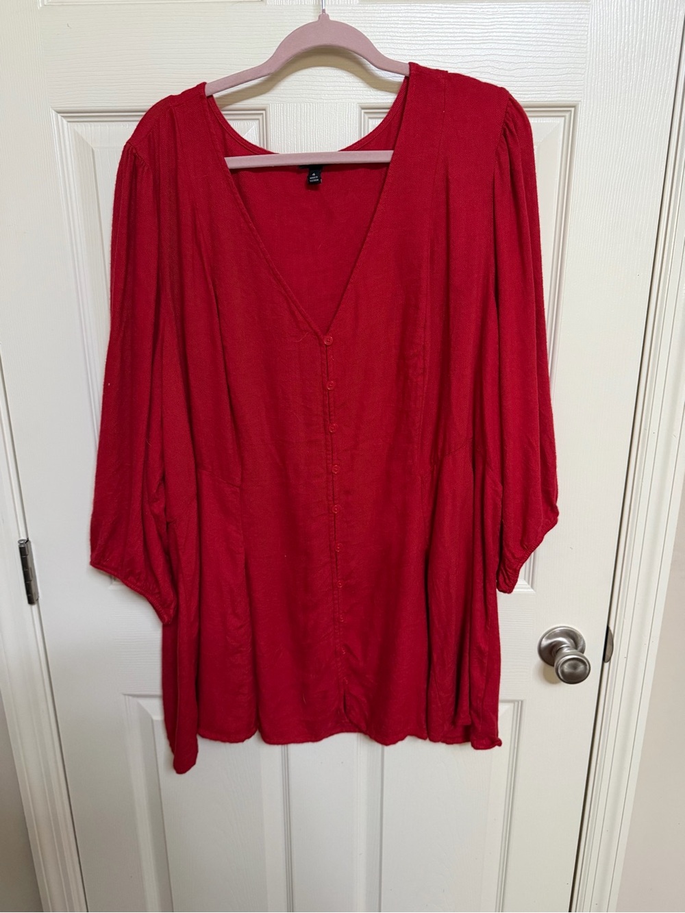 Torrid Women’s Red V-Neck Button-Front Blouse Sz 4x